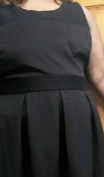 Classic black cocktail dress - Picture 2 of 4